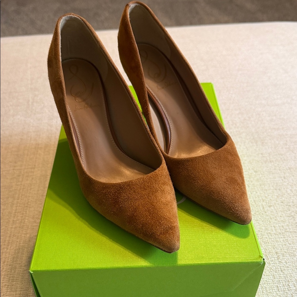 Elegant Brown Suede Pumps